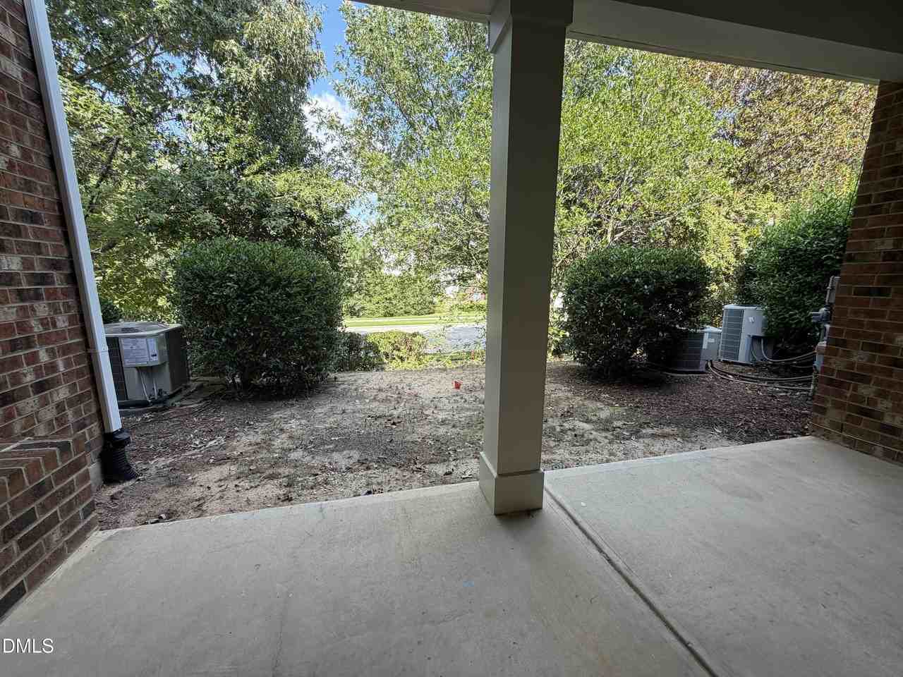 124 Longchamp Ln - Photo 5 of 16