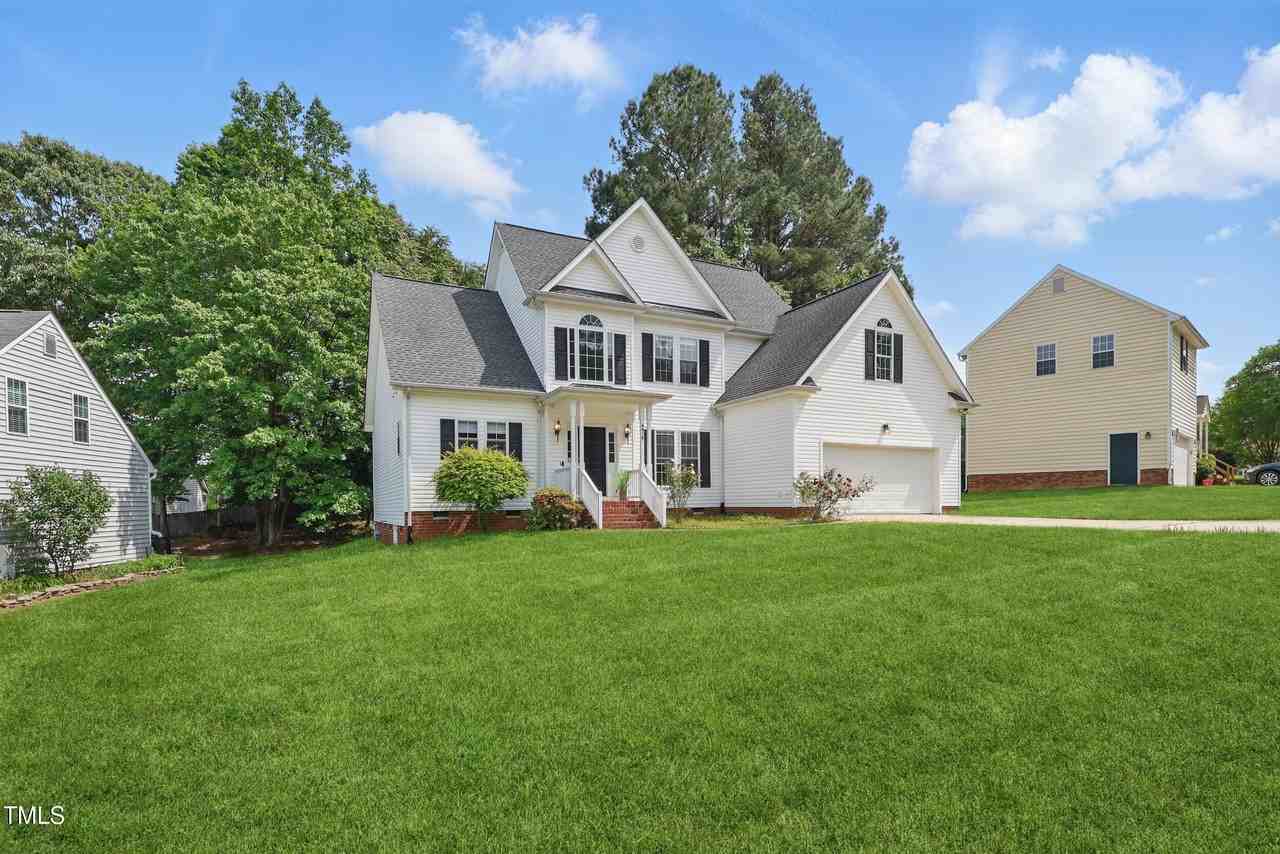 4418 Gallatree Ln - Photo 3 of 36