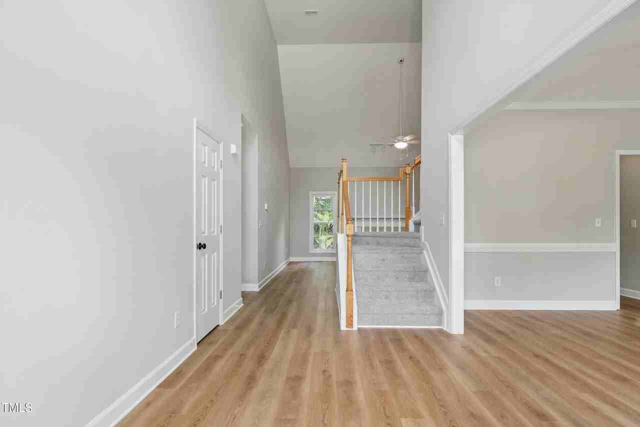 4418 Gallatree Ln - Photo 5 of 36