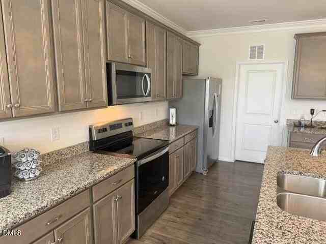 270 Oak Park Blvd - Photo 7 of 26