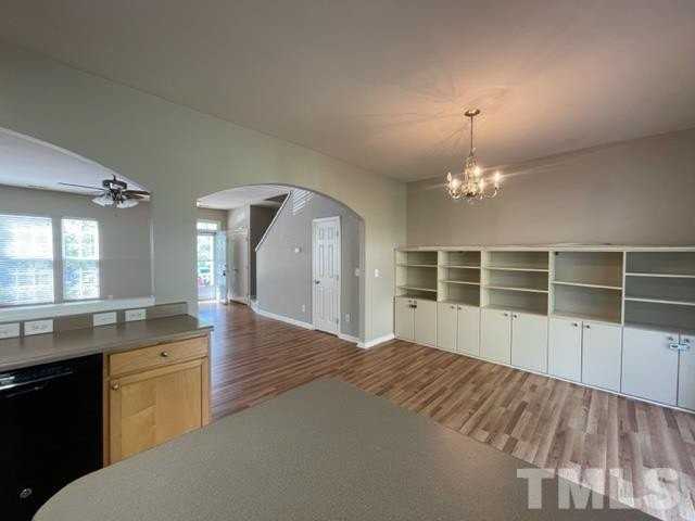 804 Walnut Woods Dr - Photo 7 of 16