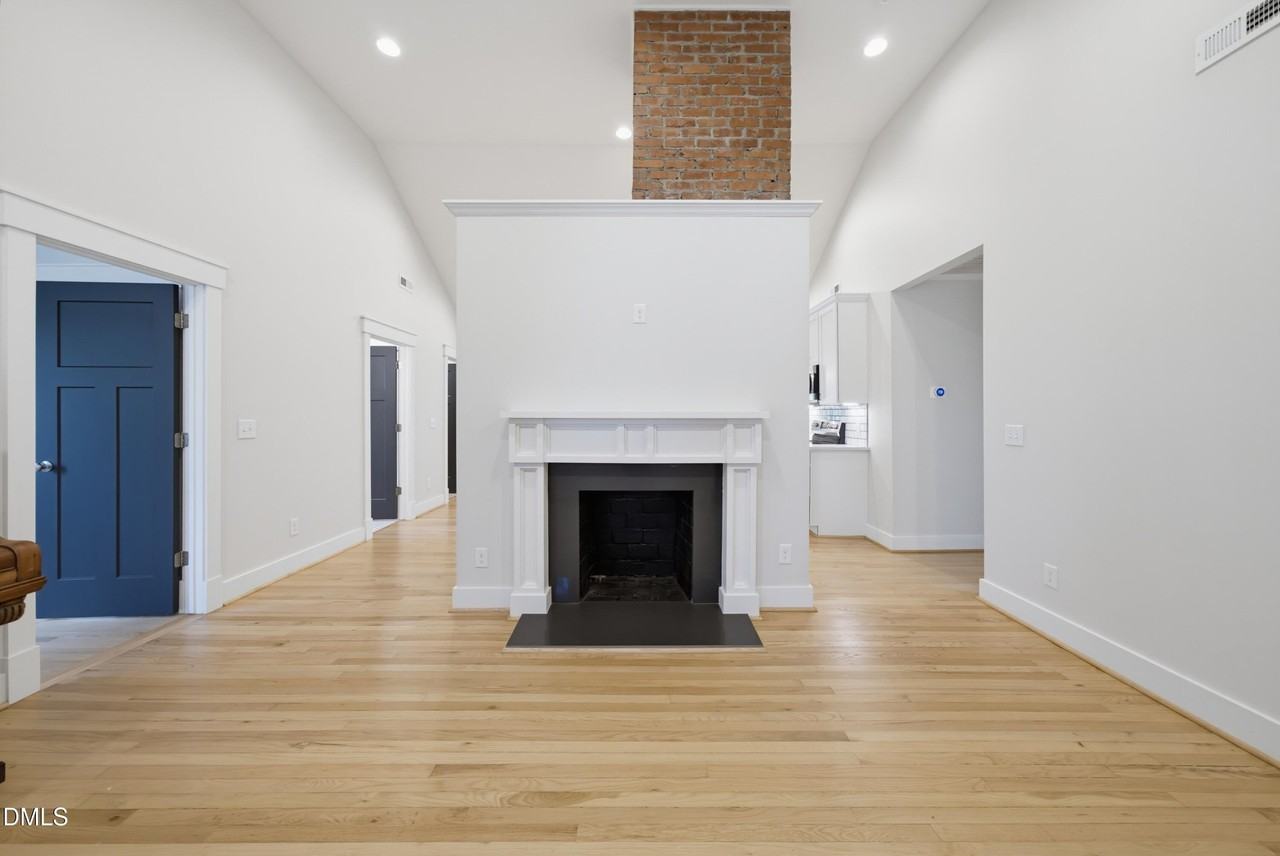 1238 Marshall St - Photo 7 of 44