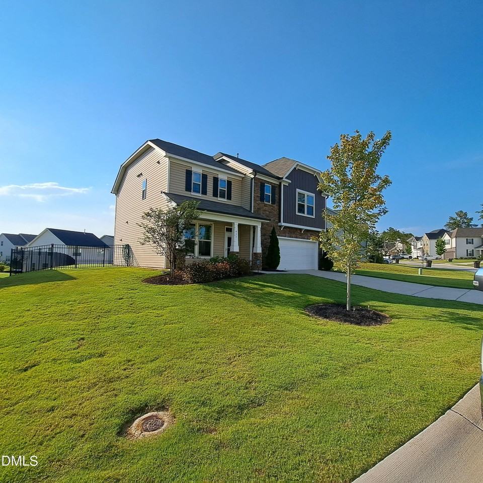435 Hawksbill Dr - Photo 2 of 29