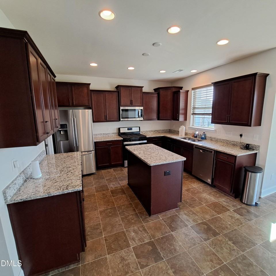 435 Hawksbill Dr - Photo 3 of 29