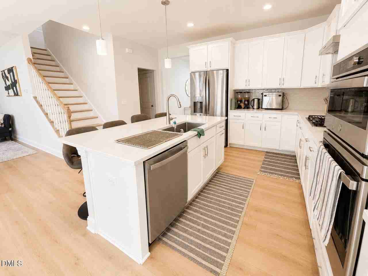 118 Faxton Way - Photo 5 of 44