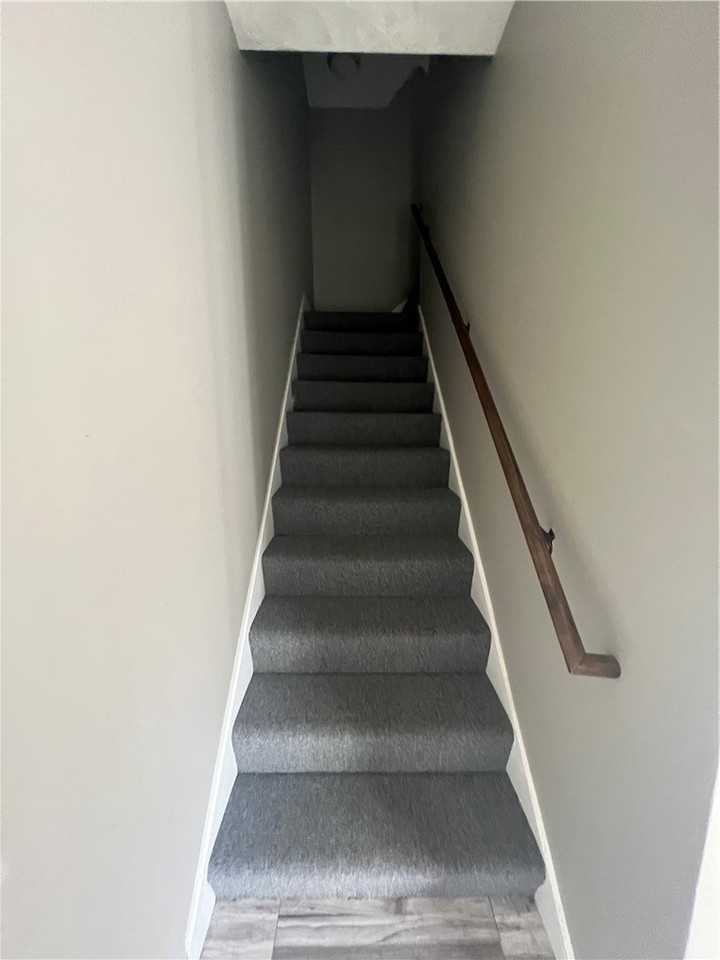 1105 Riverside Dr #2 - Photo 3 of 21