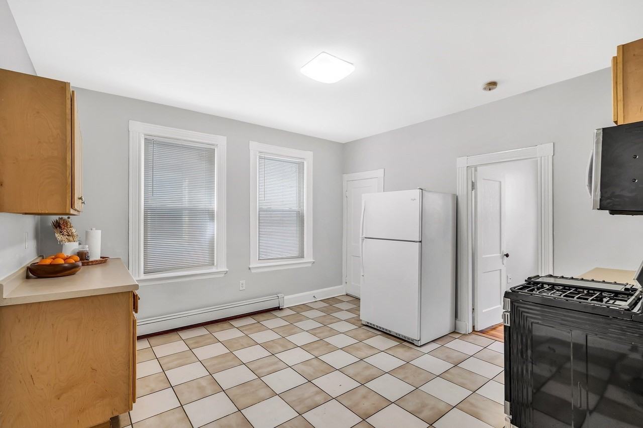 109 Harrishof St #1 - Photo 5 of 18