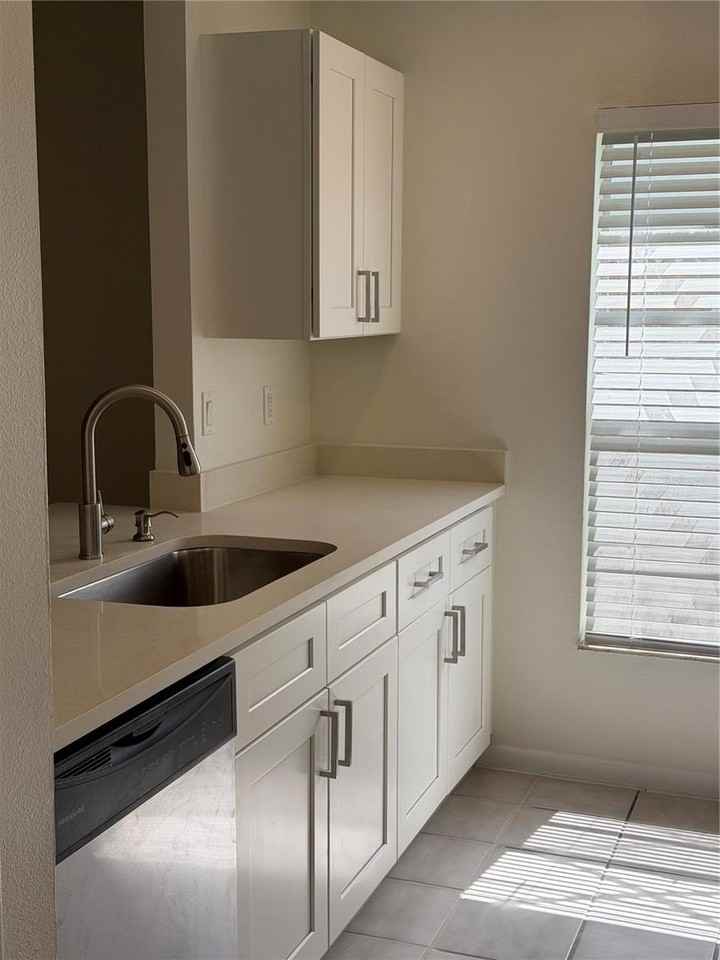 518 Bryan Valley Ct - Photo 2 of 15