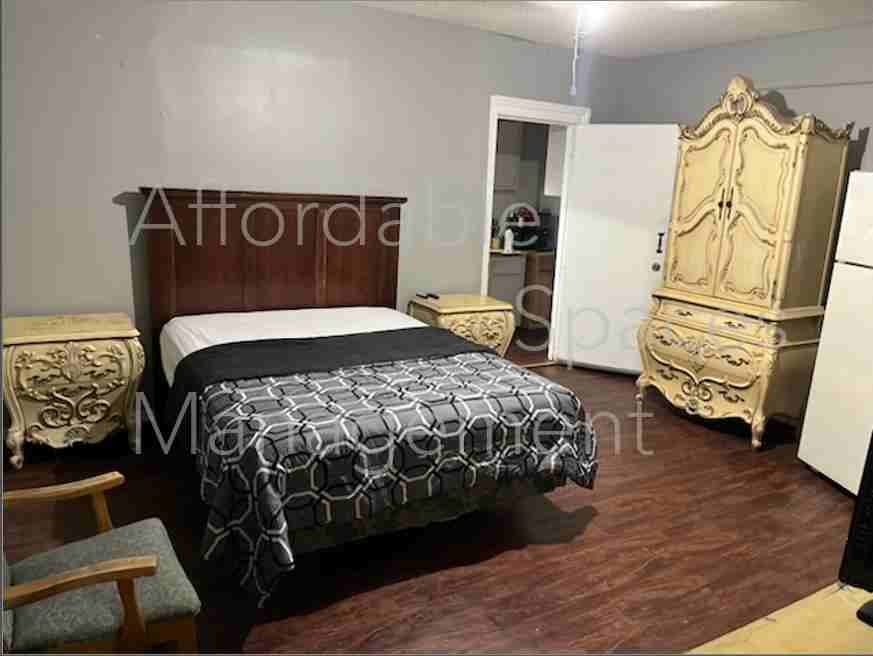 160 Lamar St - Photo 2 of 5