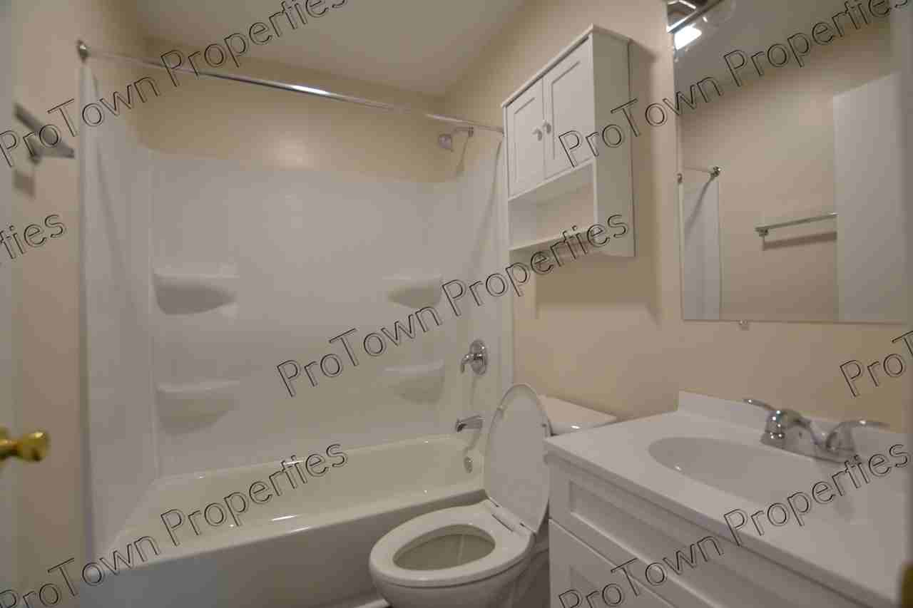 509 West Oak Avenue - Photo 2 of 9