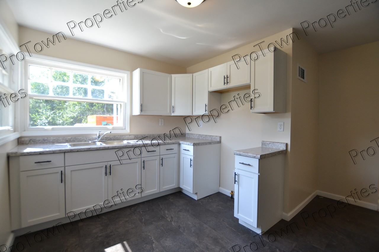 509 West Oak Avenue - Photo 4 of 9