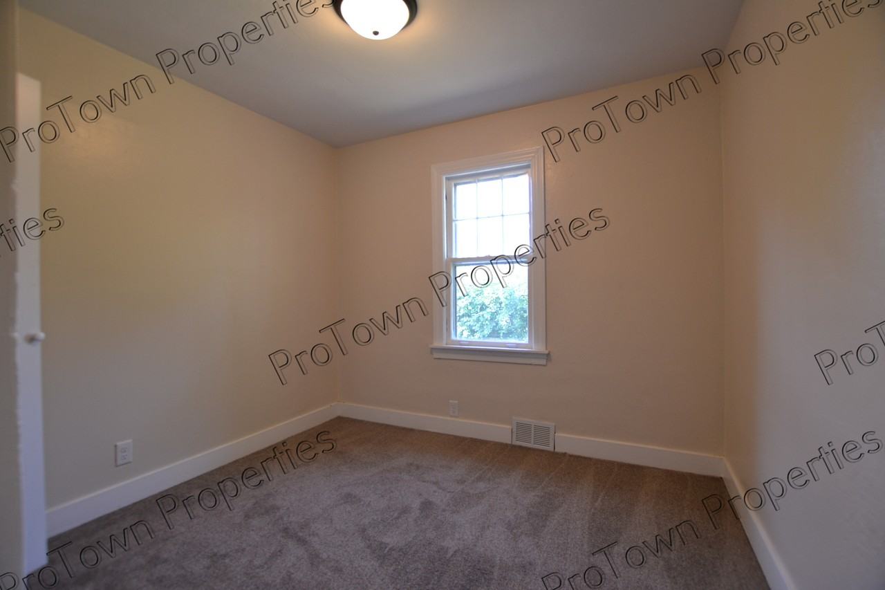 509 West Oak Avenue - Photo 7 of 9