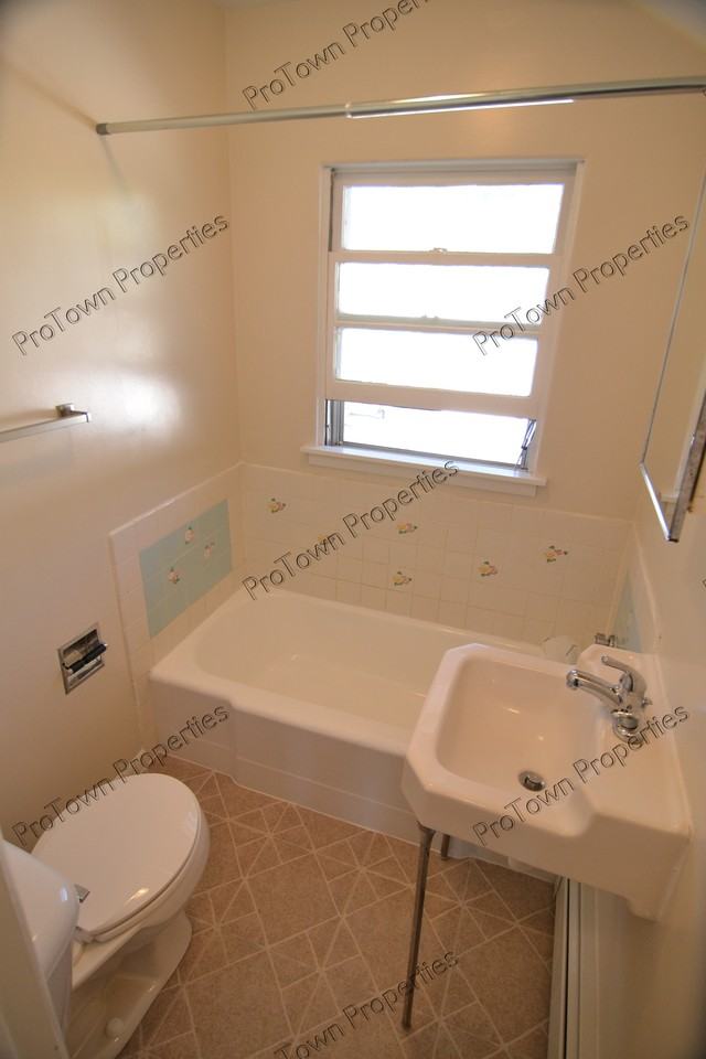 402 Siegmund Street #5 - Photo 2 of 6