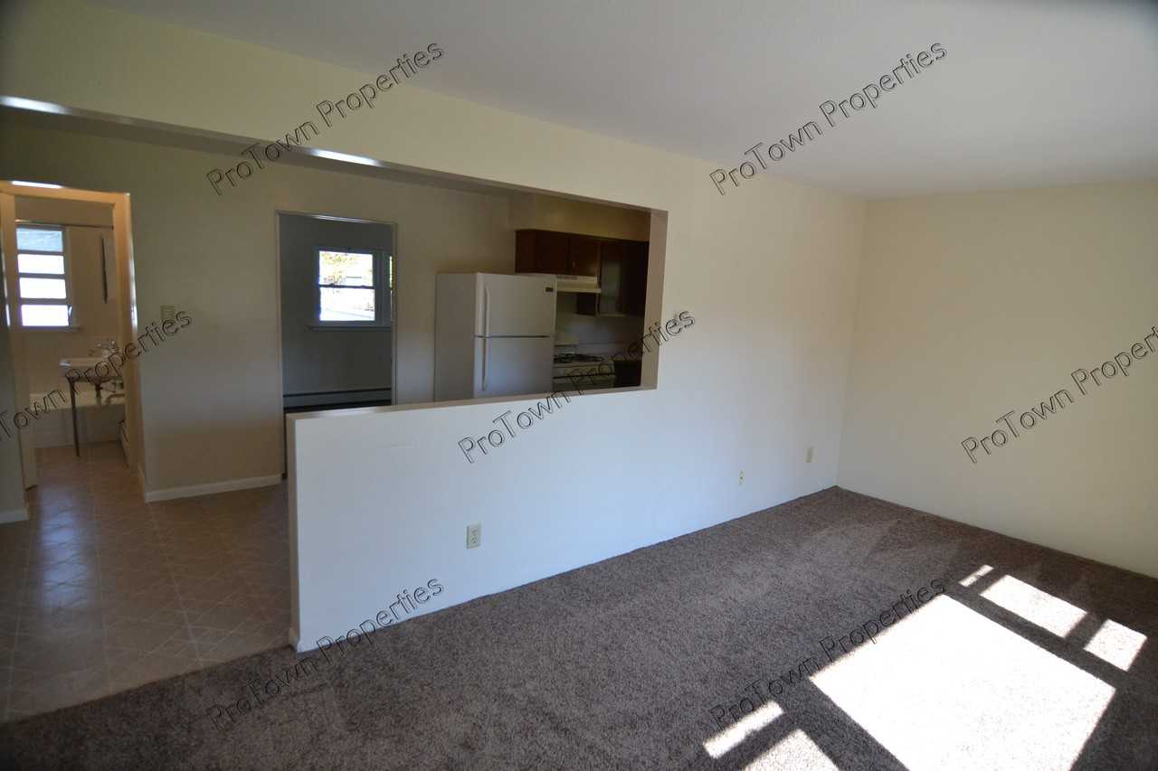 402 Siegmund Street #5 - Photo 4 of 6