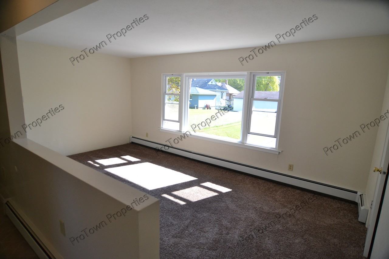 402 Siegmund Street #5 - Photo 5 of 6