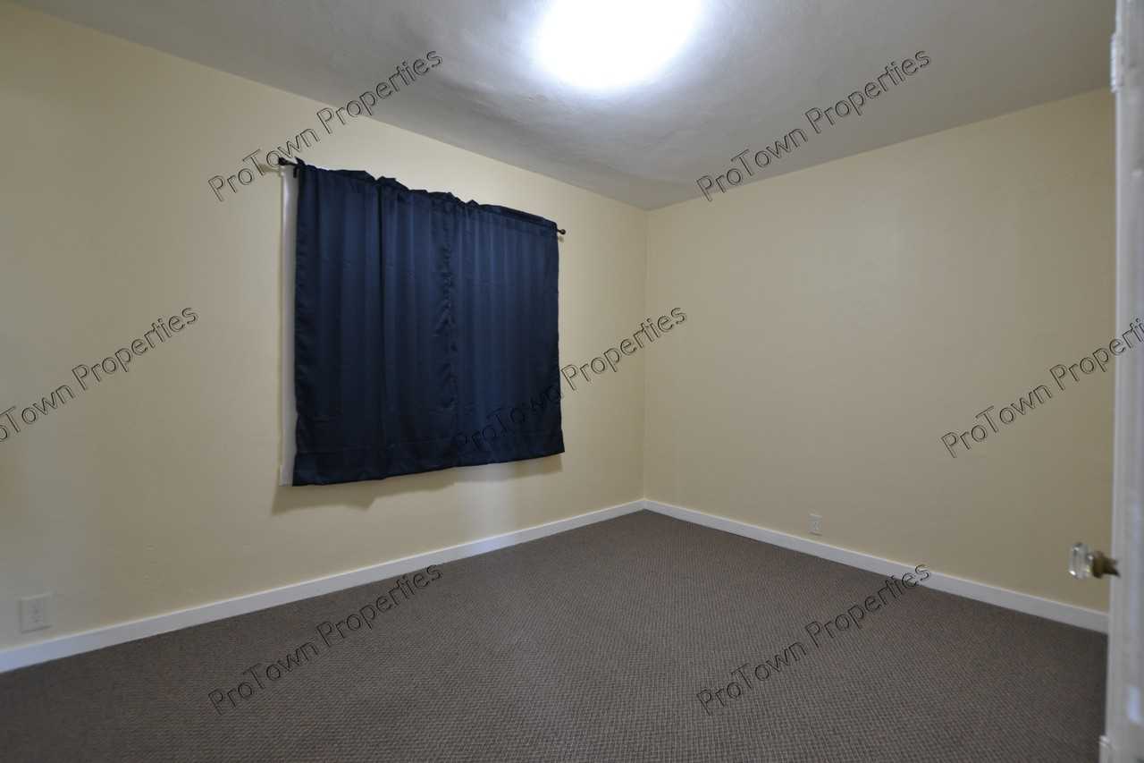 120 East North Street #B2 - Photo 6 of 6