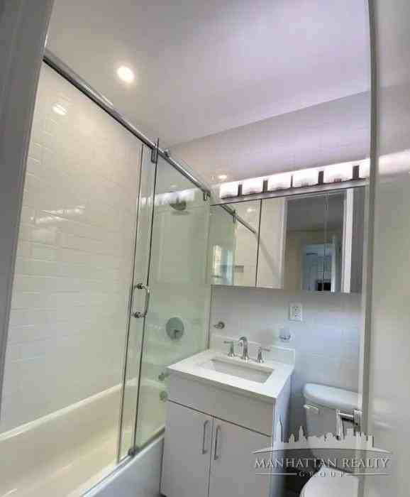 71 W 12th St #3A