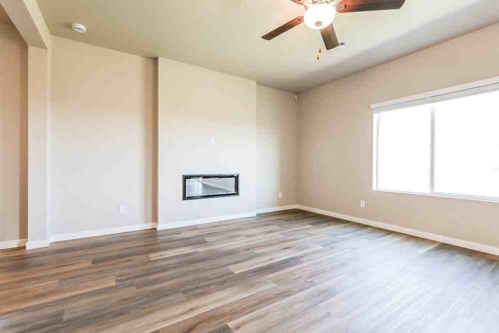 7308 Crystal Ave - Photo 5 of 21