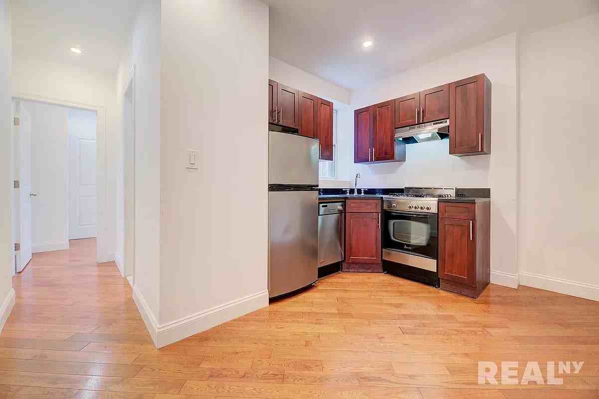 75 Orchard St #28A - Photo 4 of 4