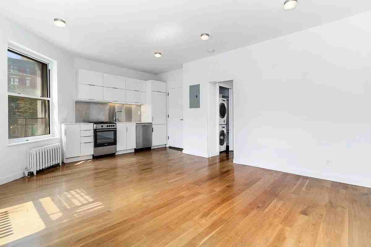 48 Bedford St #3A - Photo 2 of 8