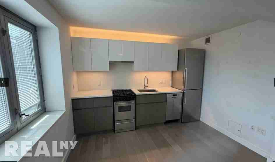 Columbia Hts #9H - Photo 2 of 11