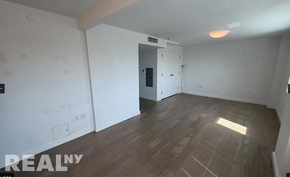 Columbia Hts #9H - Photo 3 of 11
