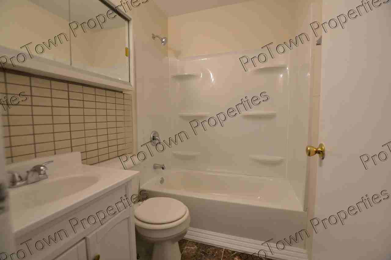 411 Peale Street - Photo 3 of 8