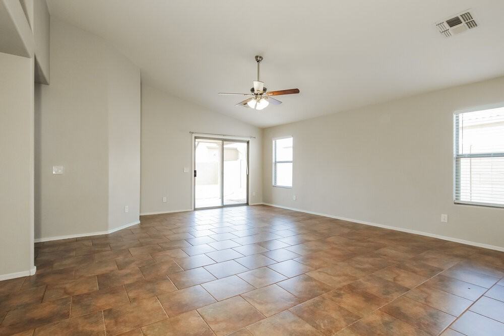 12571 W Fairmount Ave - Photo 5 of 17