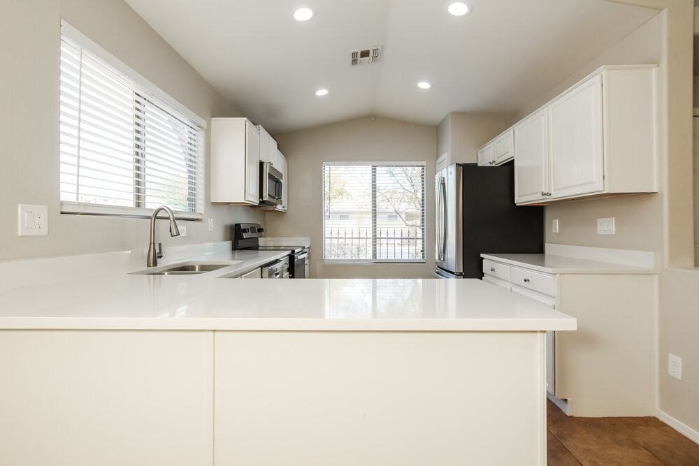 12571 W Fairmount Ave - Photo 7 of 17