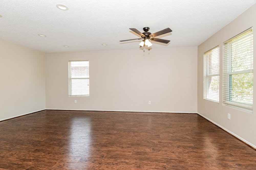 1434 Hickory Creek Ln - Photo 3 of 16