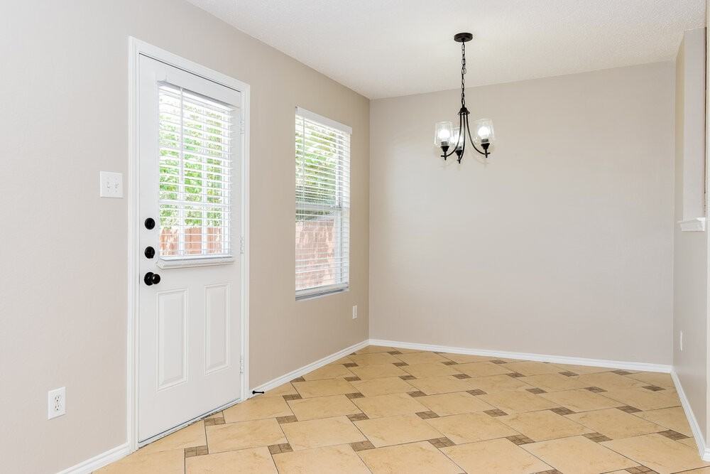 1434 Hickory Creek Ln - Photo 4 of 16