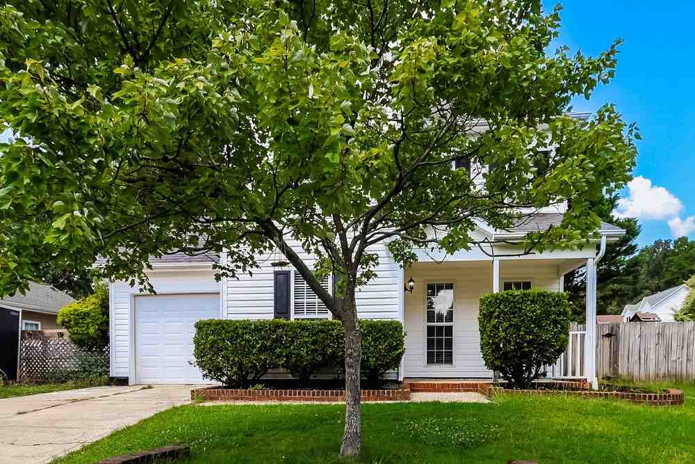 5906 Prestwick Ln - Photo 4 of 17