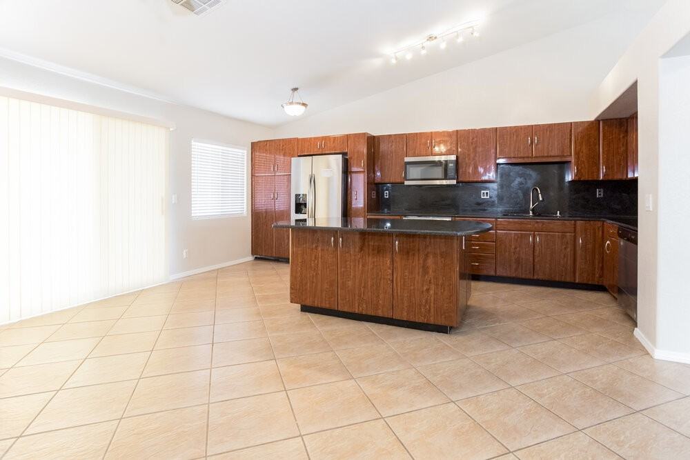 1205 Spring Breeze Cir - Photo 4 of 17
