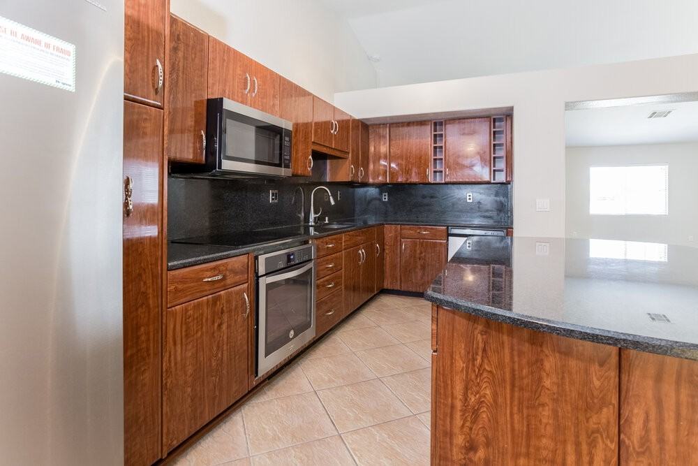 1205 Spring Breeze Cir - Photo 5 of 17