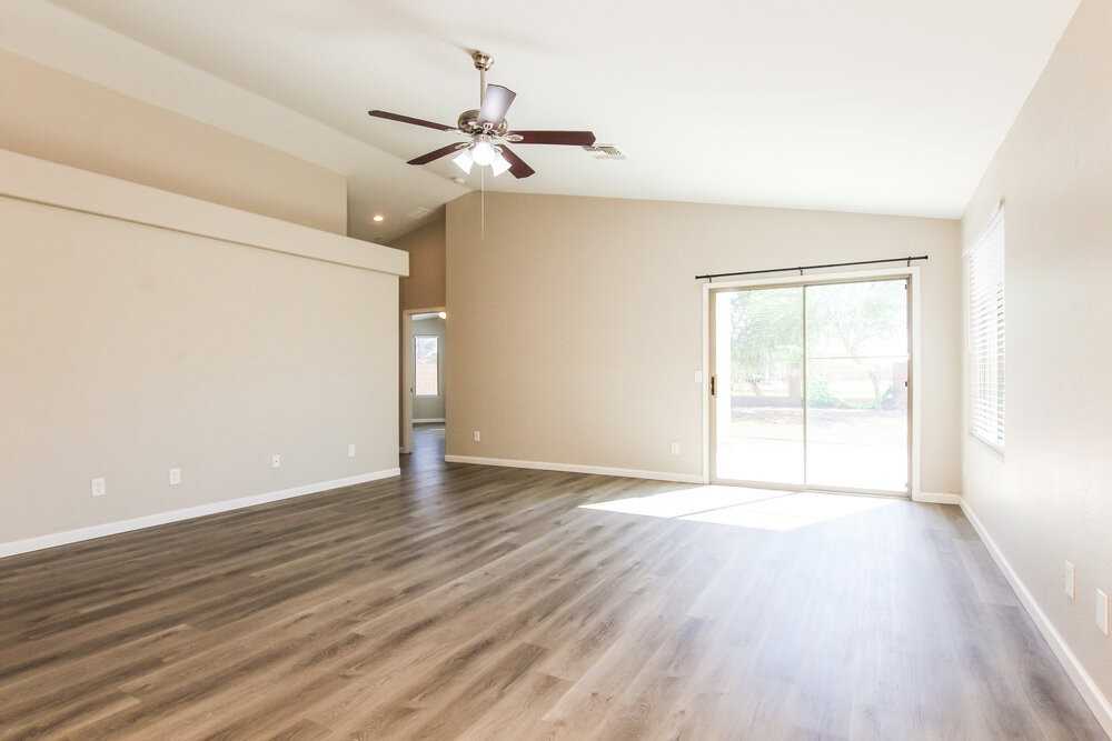 5807 S 248th Ln - Photo 3 of 16