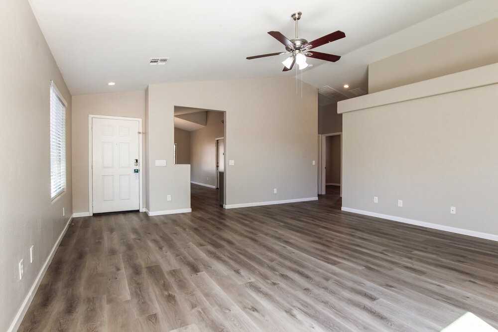 5807 S 248th Ln - Photo 5 of 16