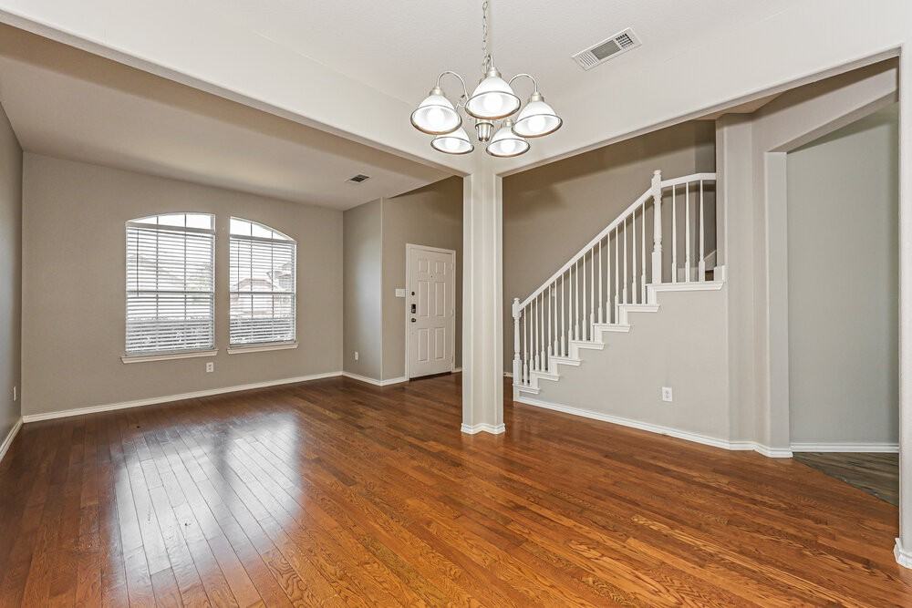 6910 Shore Breeze Ct - Photo 6 of 17