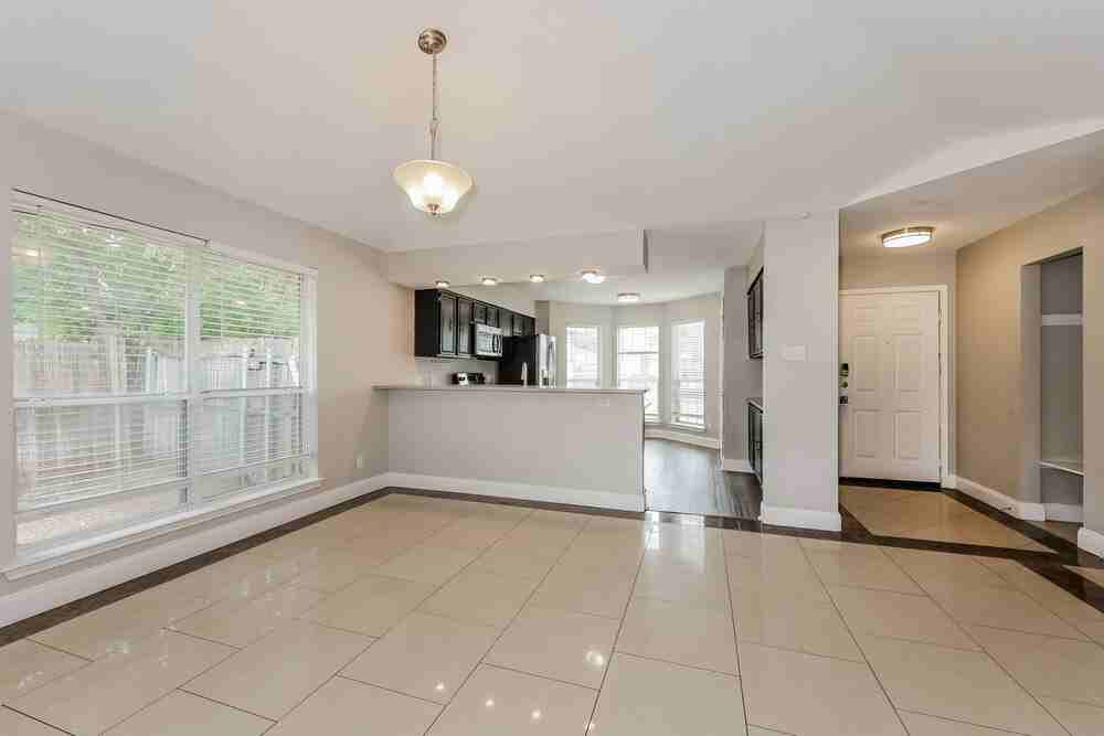 9105 Cranwell Ct - Photo 5 of 16
