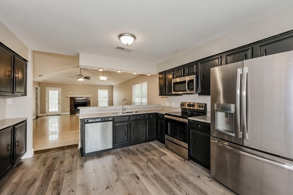 9105 Cranwell Ct - Photo 7 of 16