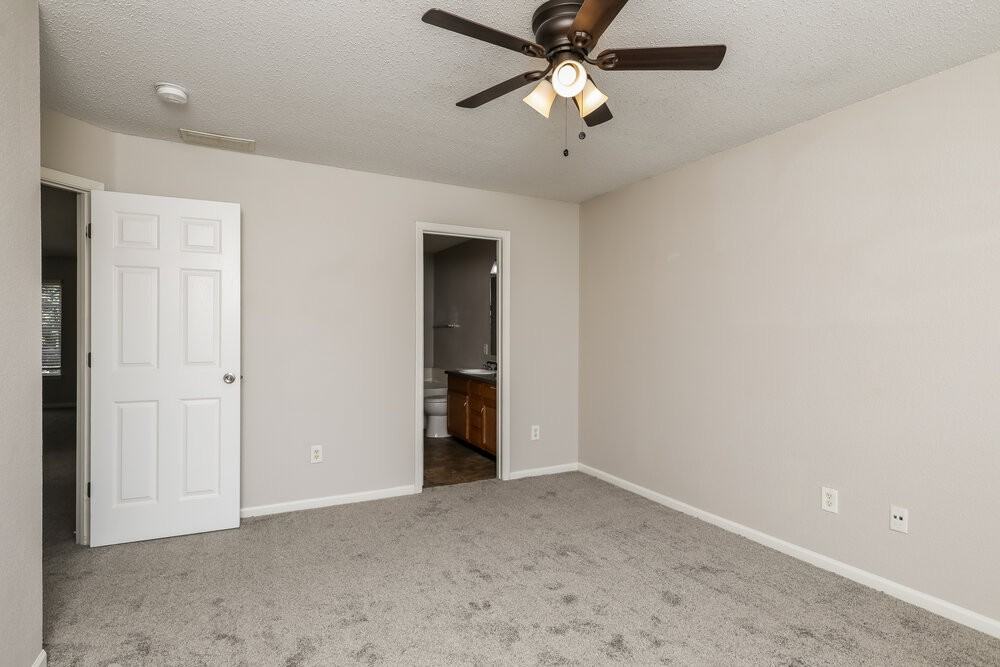 4650 Whitview Ln - Photo 7 of 17