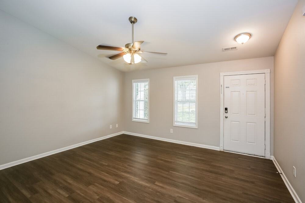 1223 Hipp Rd - Photo 6 of 17