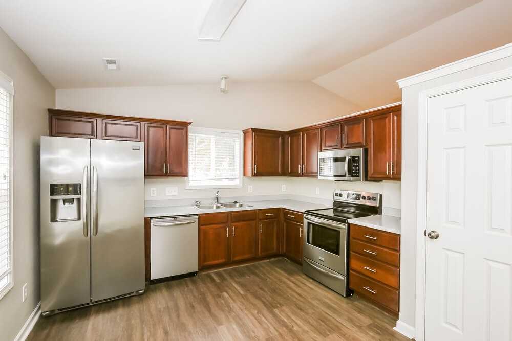 1223 Hipp Rd - Photo 7 of 17
