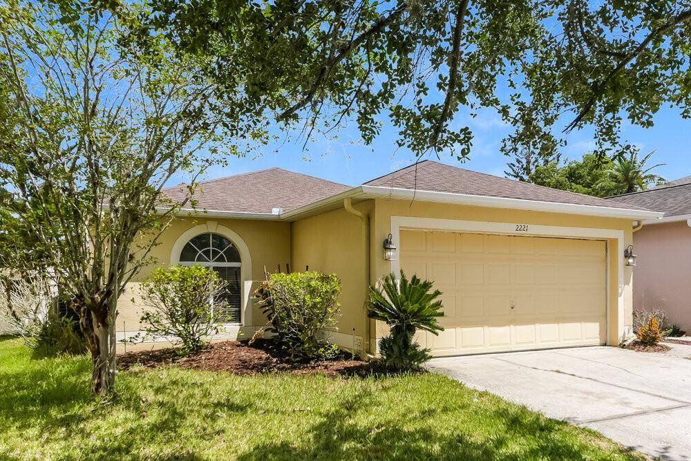 2221 Heathwood Cir - Photo 3 of 16