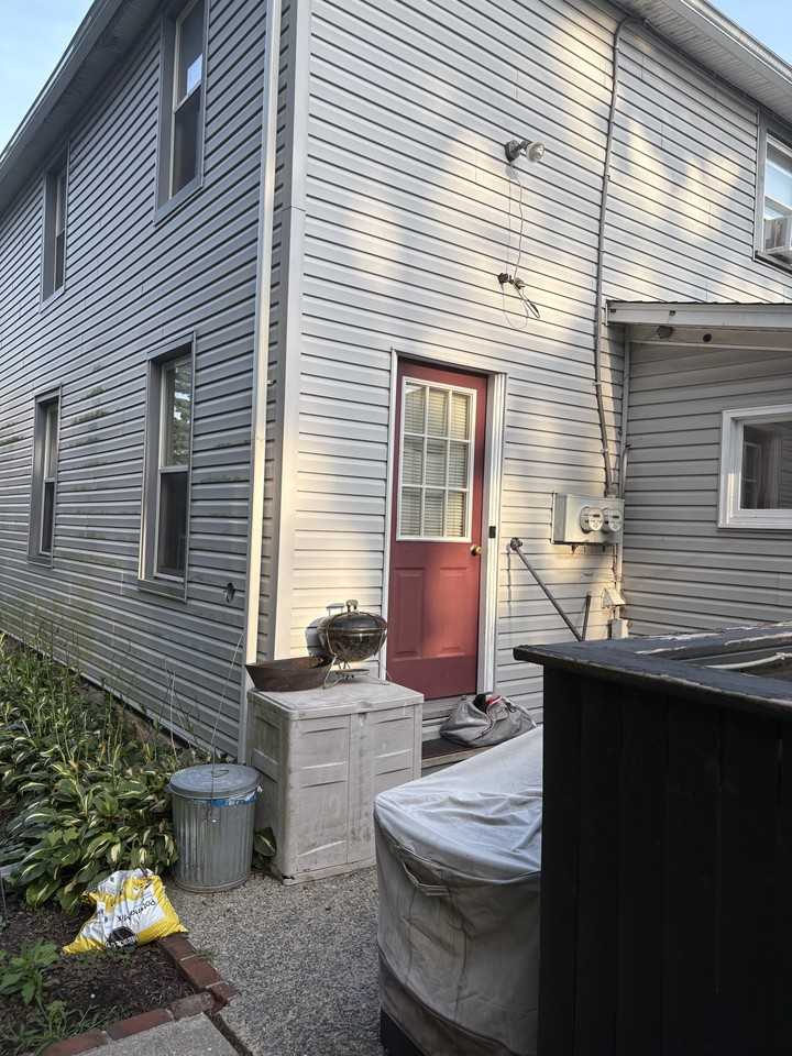 206 N Barbara St #206 - Photo 3 of 11