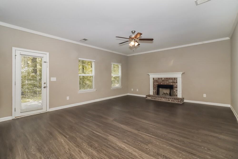 602 Fieldcrest Dr - Photo 5 of 18