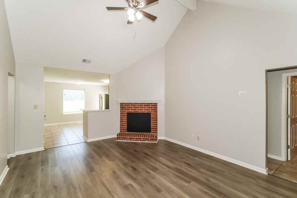 7091 Ireland Dr - Photo 4 of 16