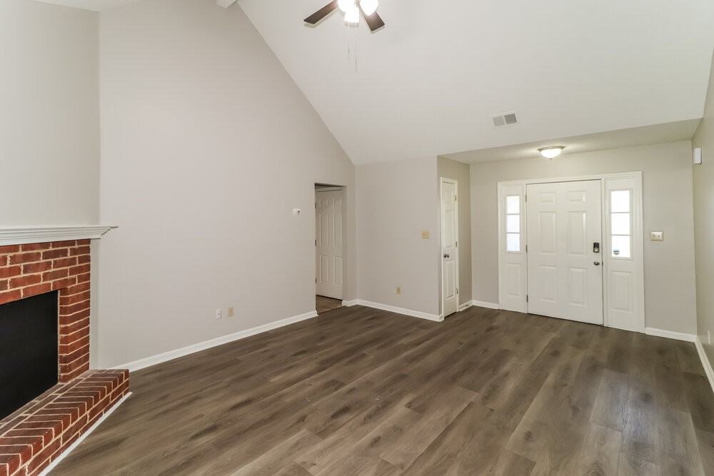 7091 Ireland Dr - Photo 5 of 16