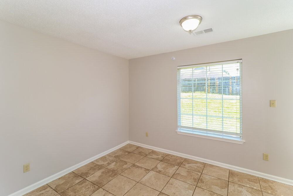 7091 Ireland Dr - Photo 6 of 16