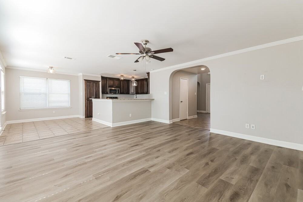 1110 Hampton Dr - Photo 5 of 17