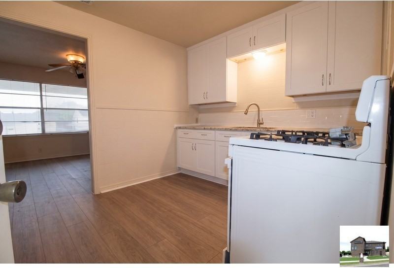 204 Allen St - Photo 3 of 45